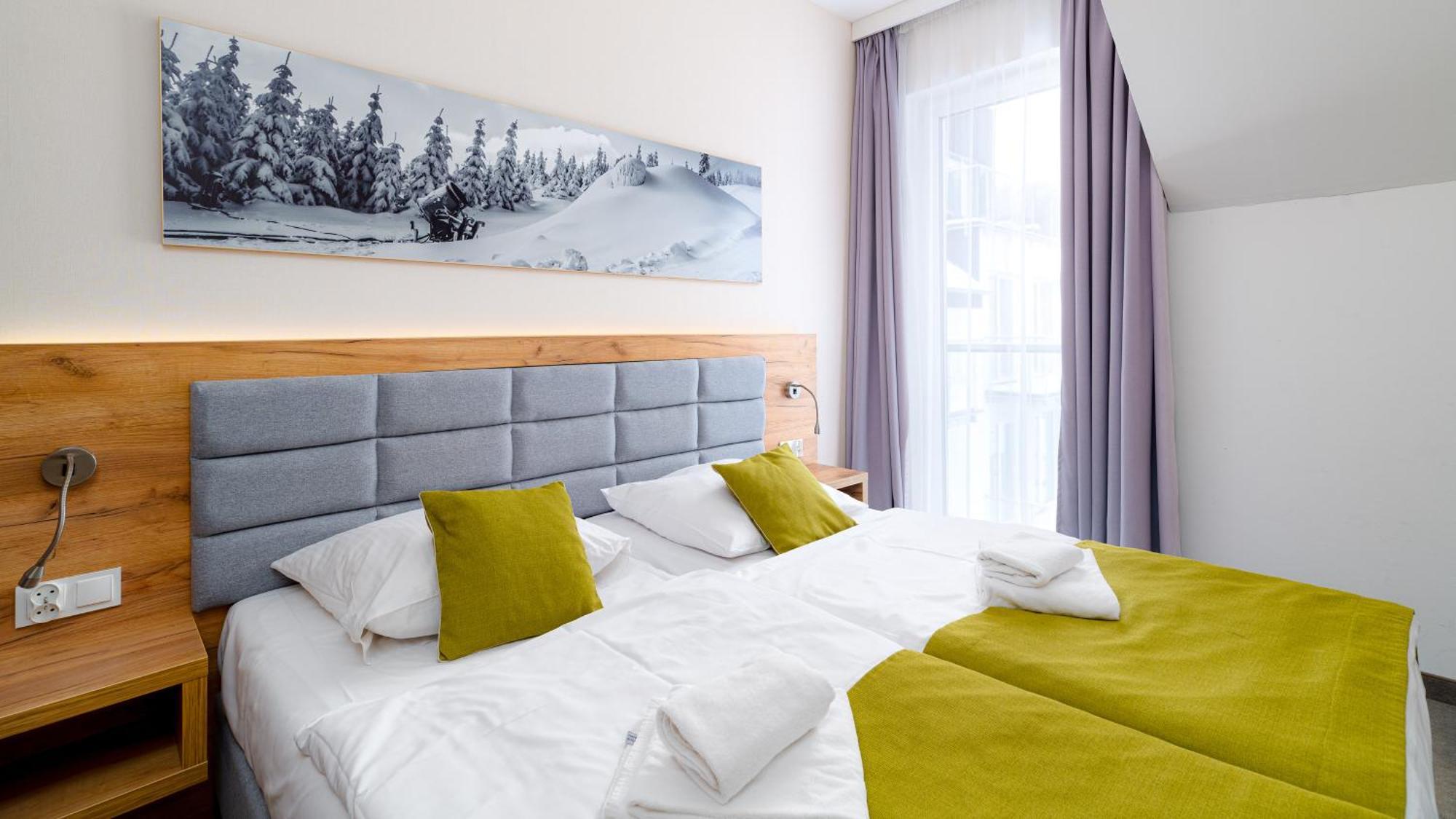 Panorama - Czarna Gora Resort By Sun & Snow Z Basenem I Sniadaniem Сєнна Екстер'єр фото