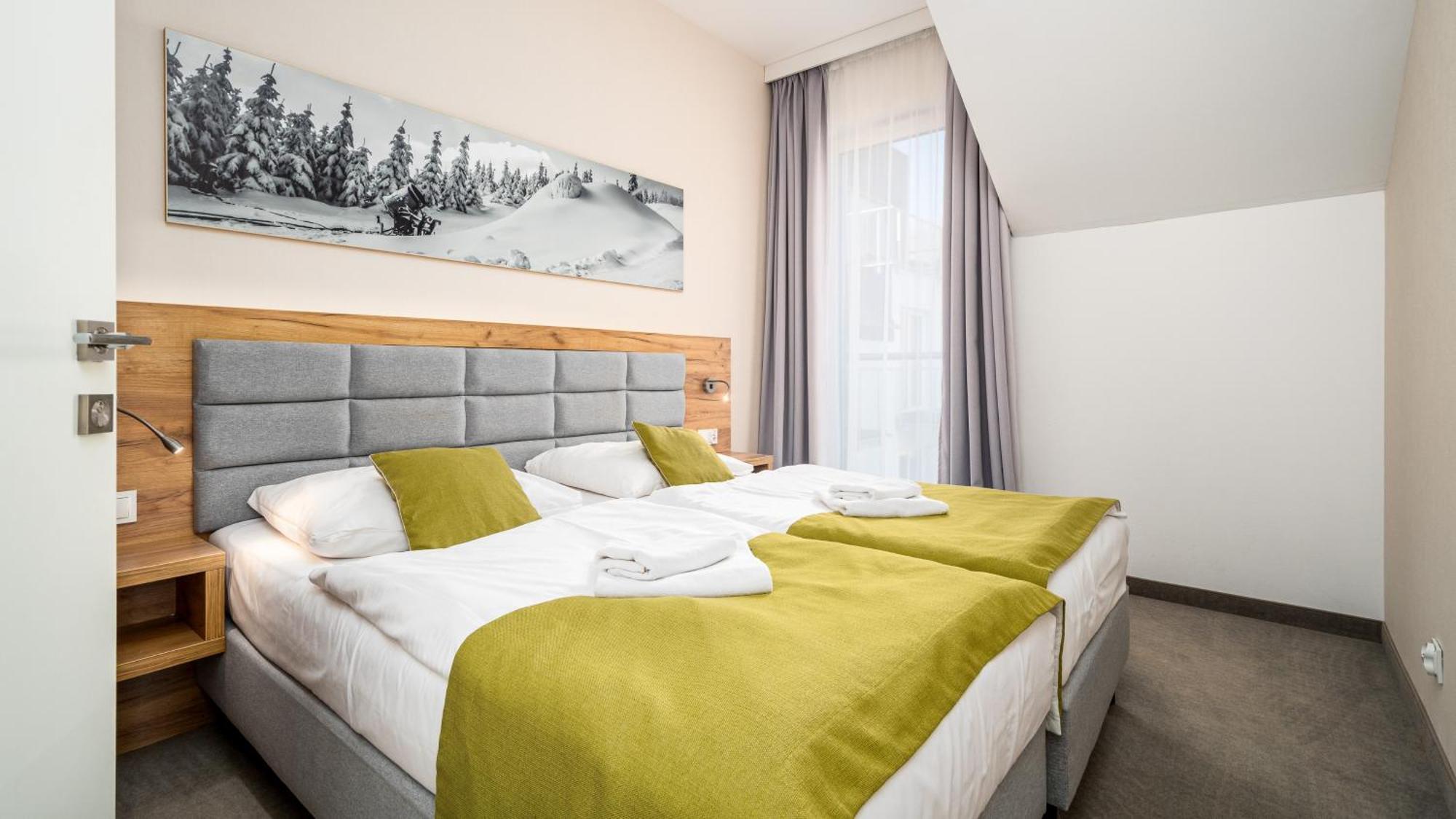 Panorama - Czarna Gora Resort By Sun & Snow Z Basenem I Sniadaniem Сєнна Екстер'єр фото
